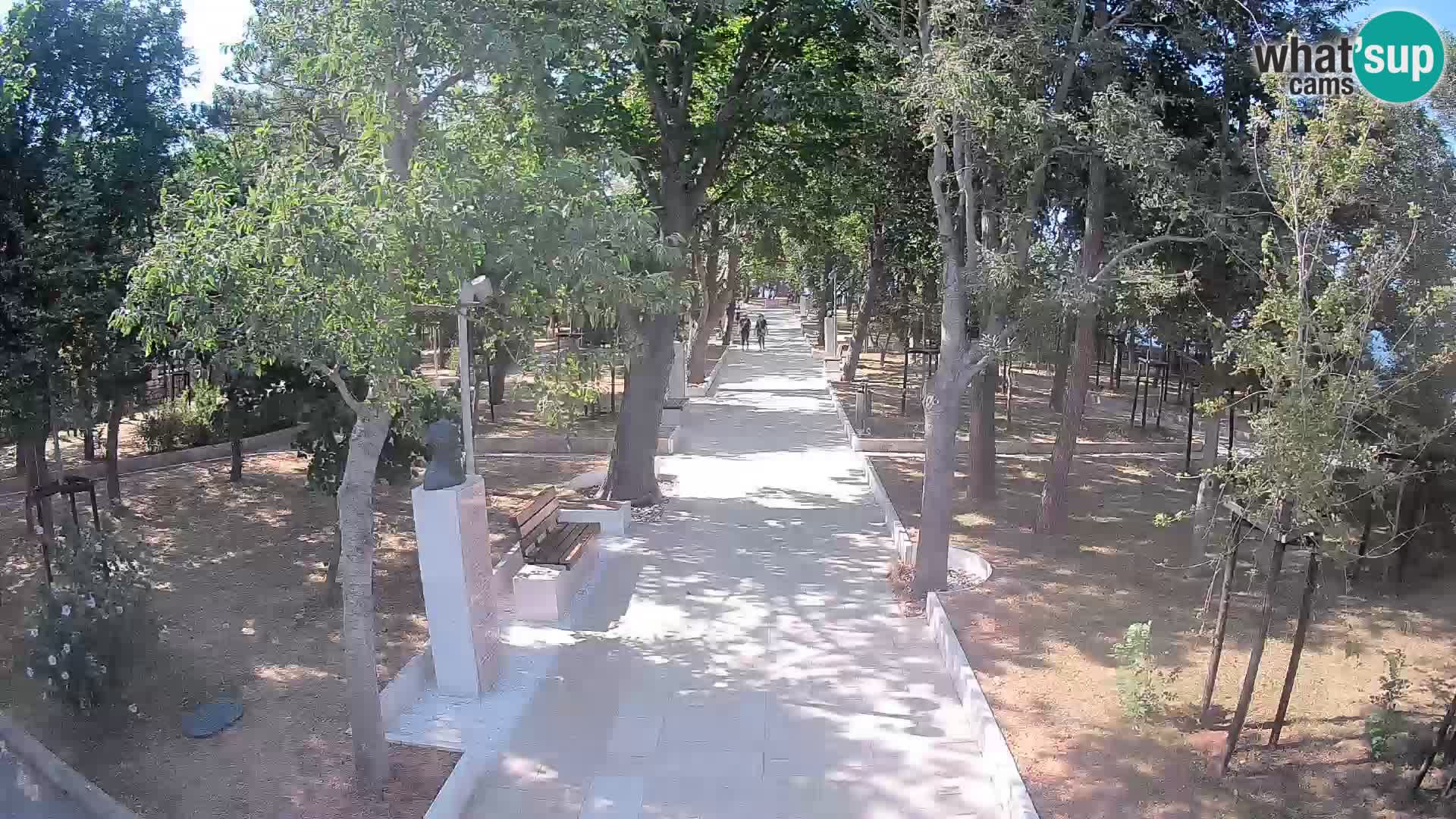Park pisateljev Senj – Pogled v živo ob morju