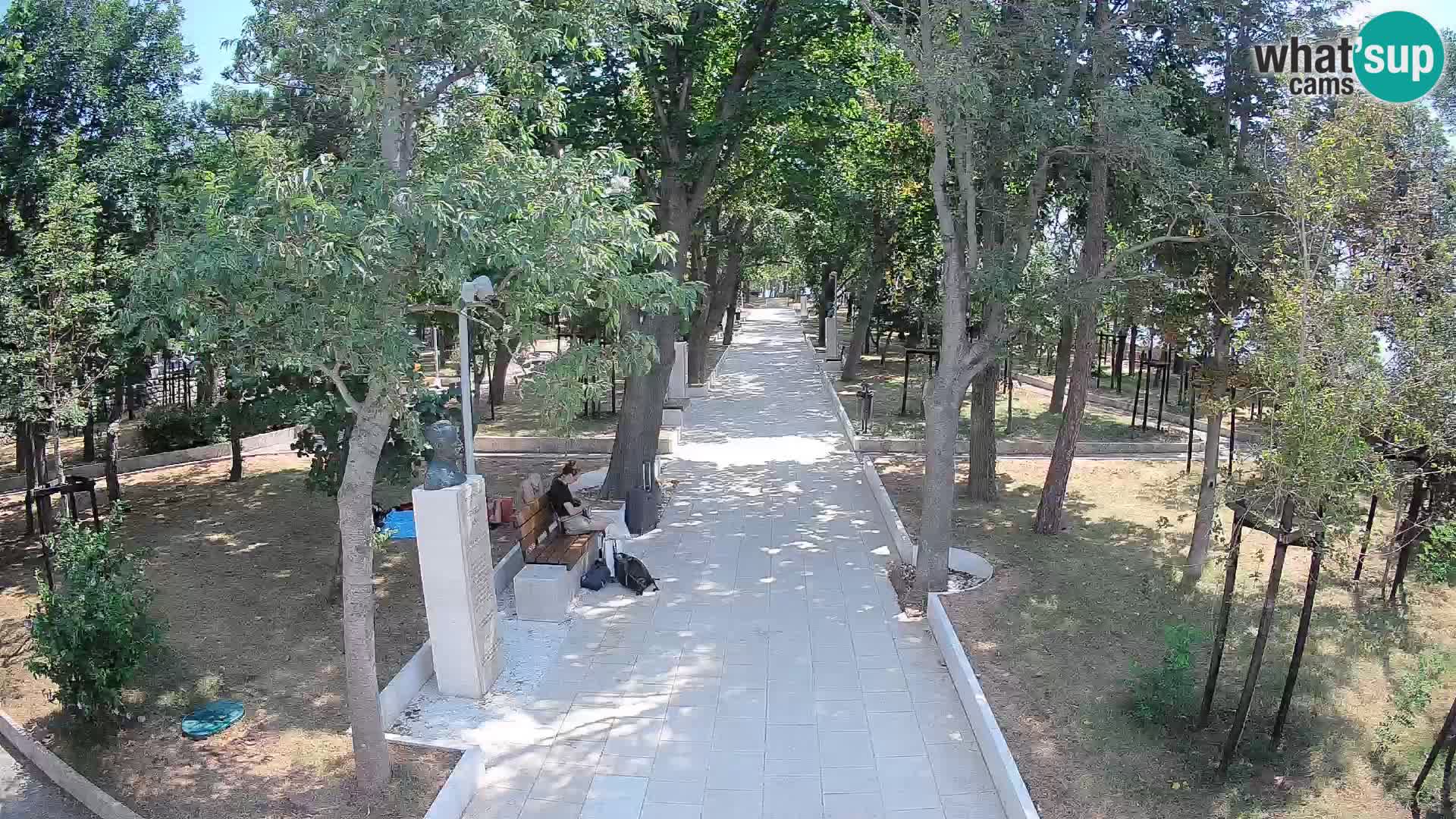 Park pisateljev Senj – Pogled v živo ob morju
