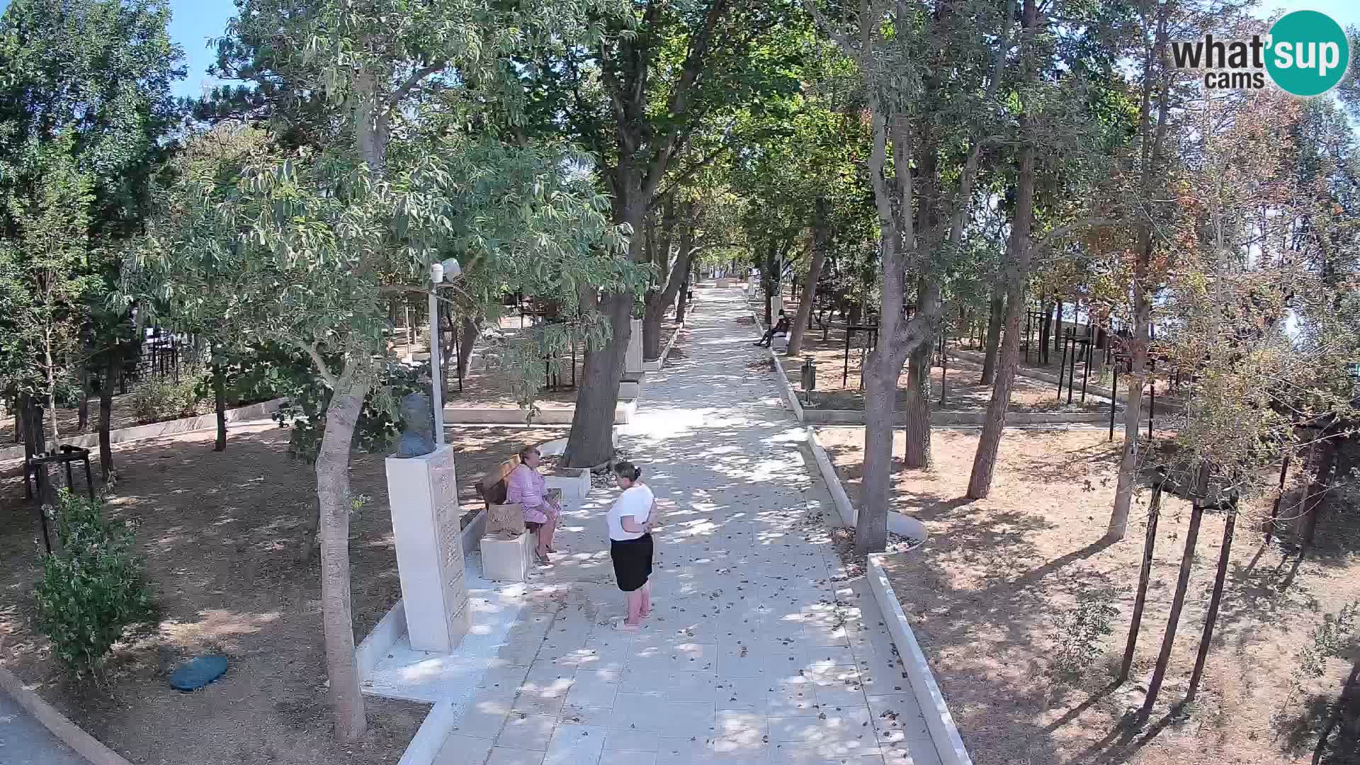 Park pisateljev Senj – Pogled v živo ob morju