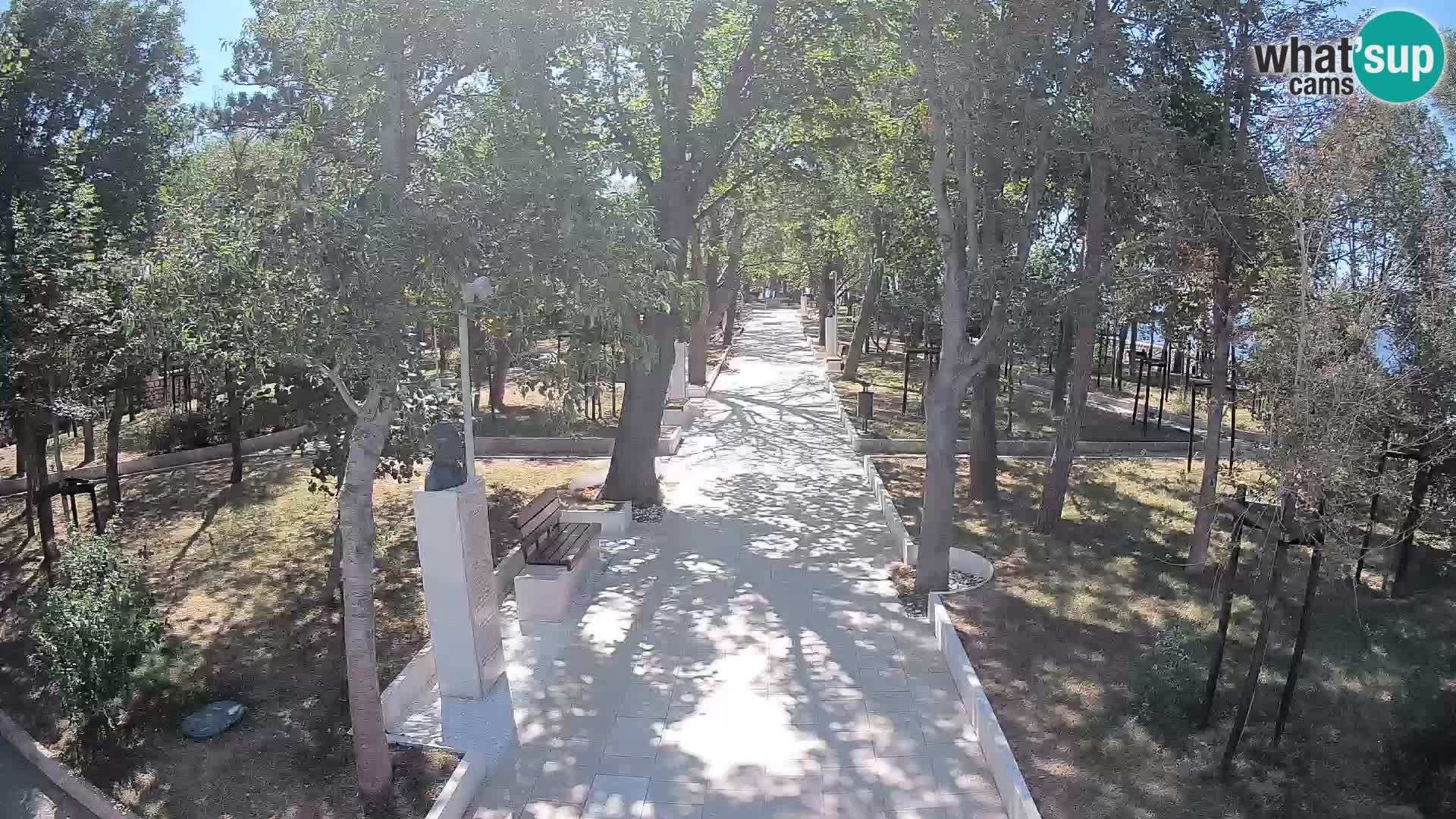 Park pisateljev Senj – Pogled v živo ob morju