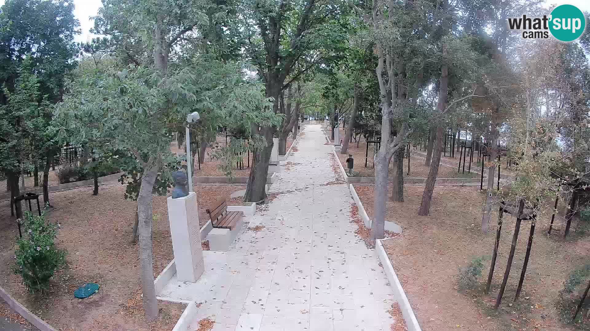 Park pisateljev Senj – Pogled v živo ob morju