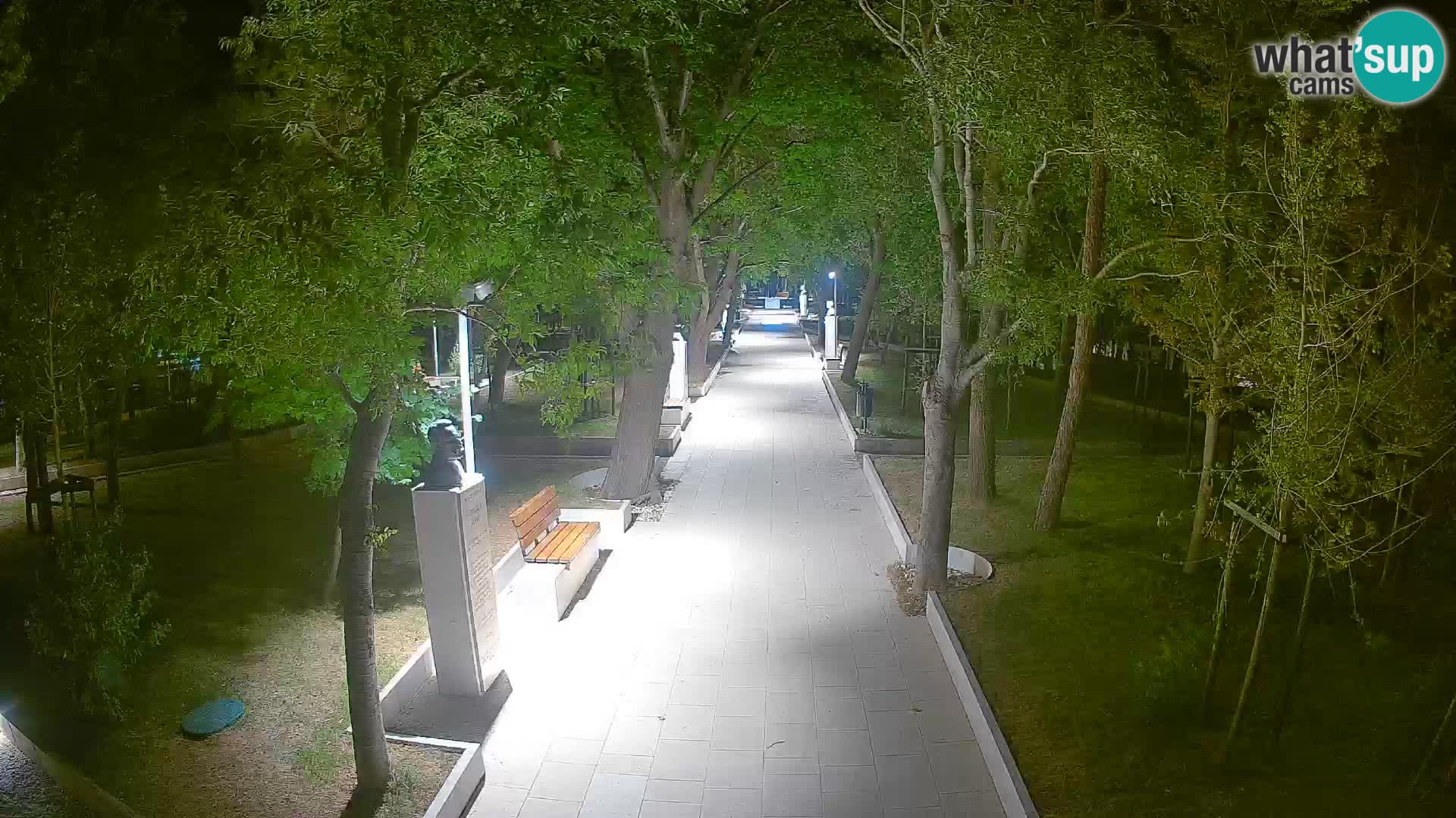Park pisateljev Senj – Pogled v živo ob morju