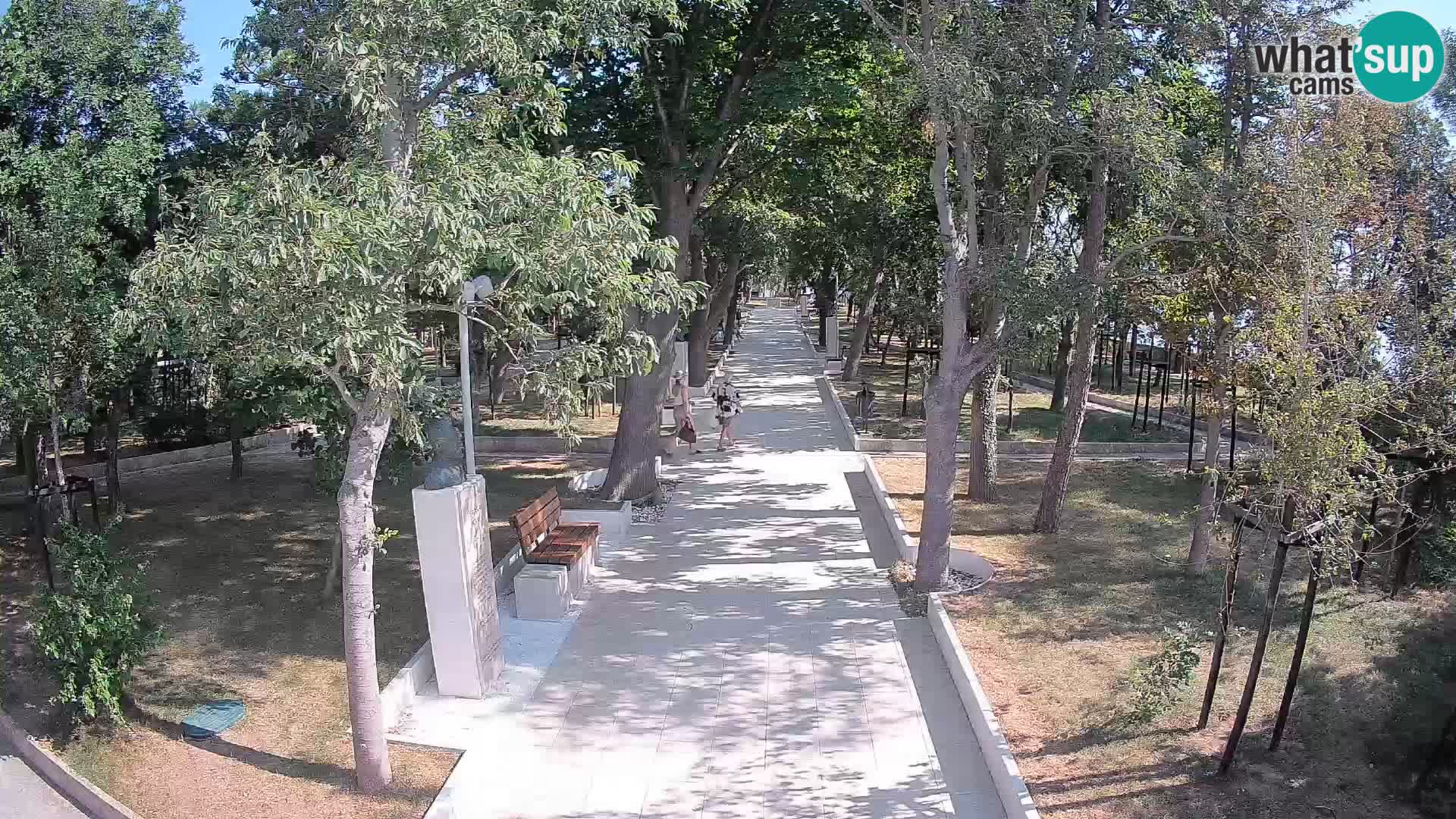 Park pisateljev Senj – Pogled v živo ob morju