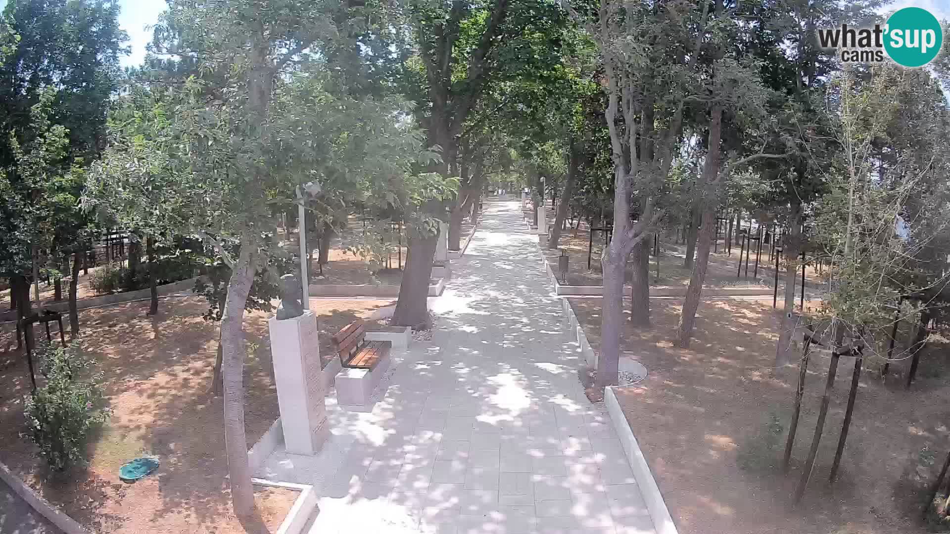 Park pisateljev Senj – Pogled v živo ob morju