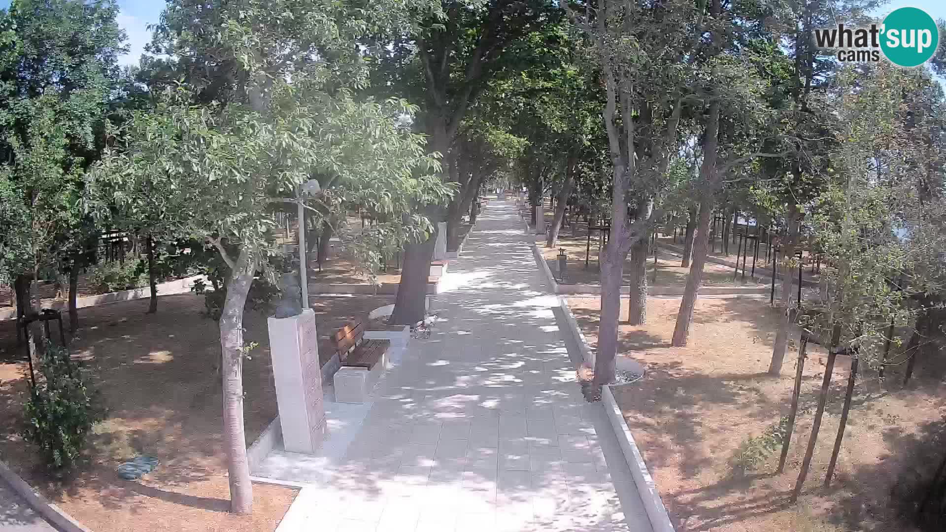 Park pisateljev Senj – Pogled v živo ob morju