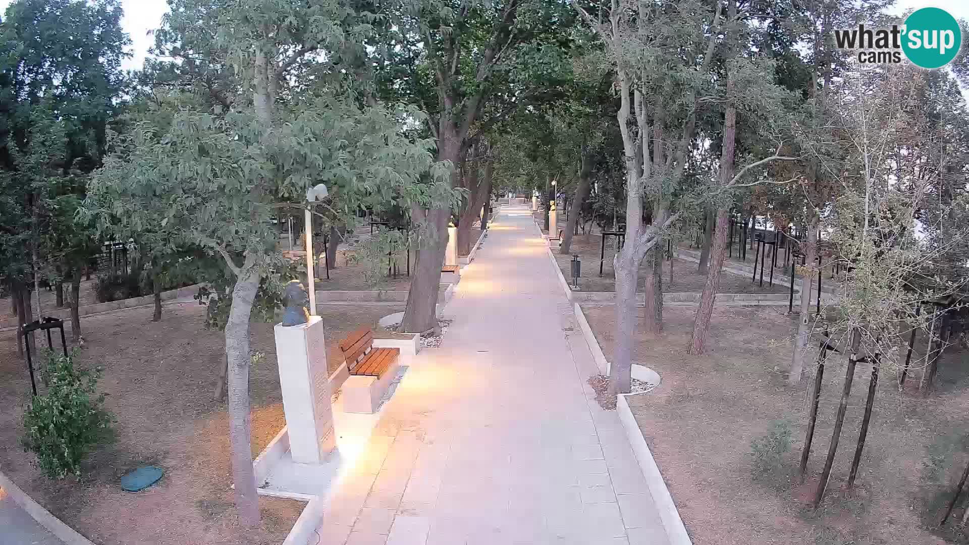 Park pisateljev Senj – Pogled v živo ob morju