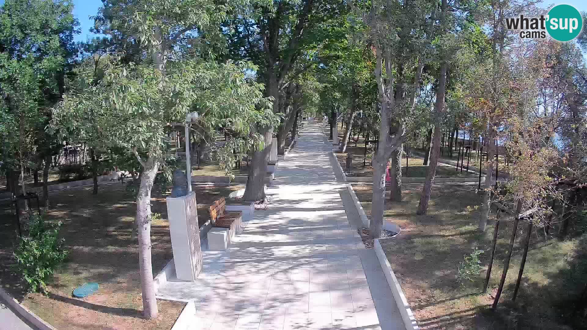 Park pisateljev Senj – Pogled v živo ob morju