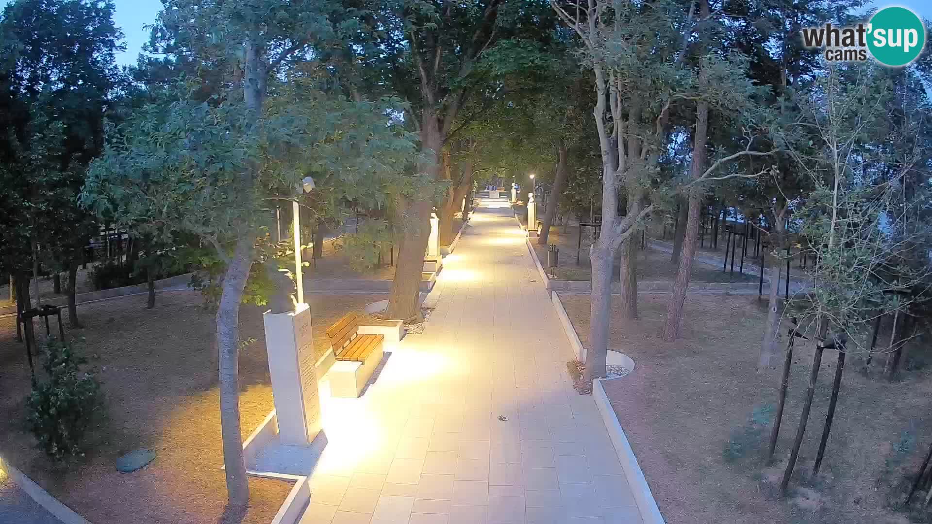 Park pisateljev Senj – Pogled v živo ob morju