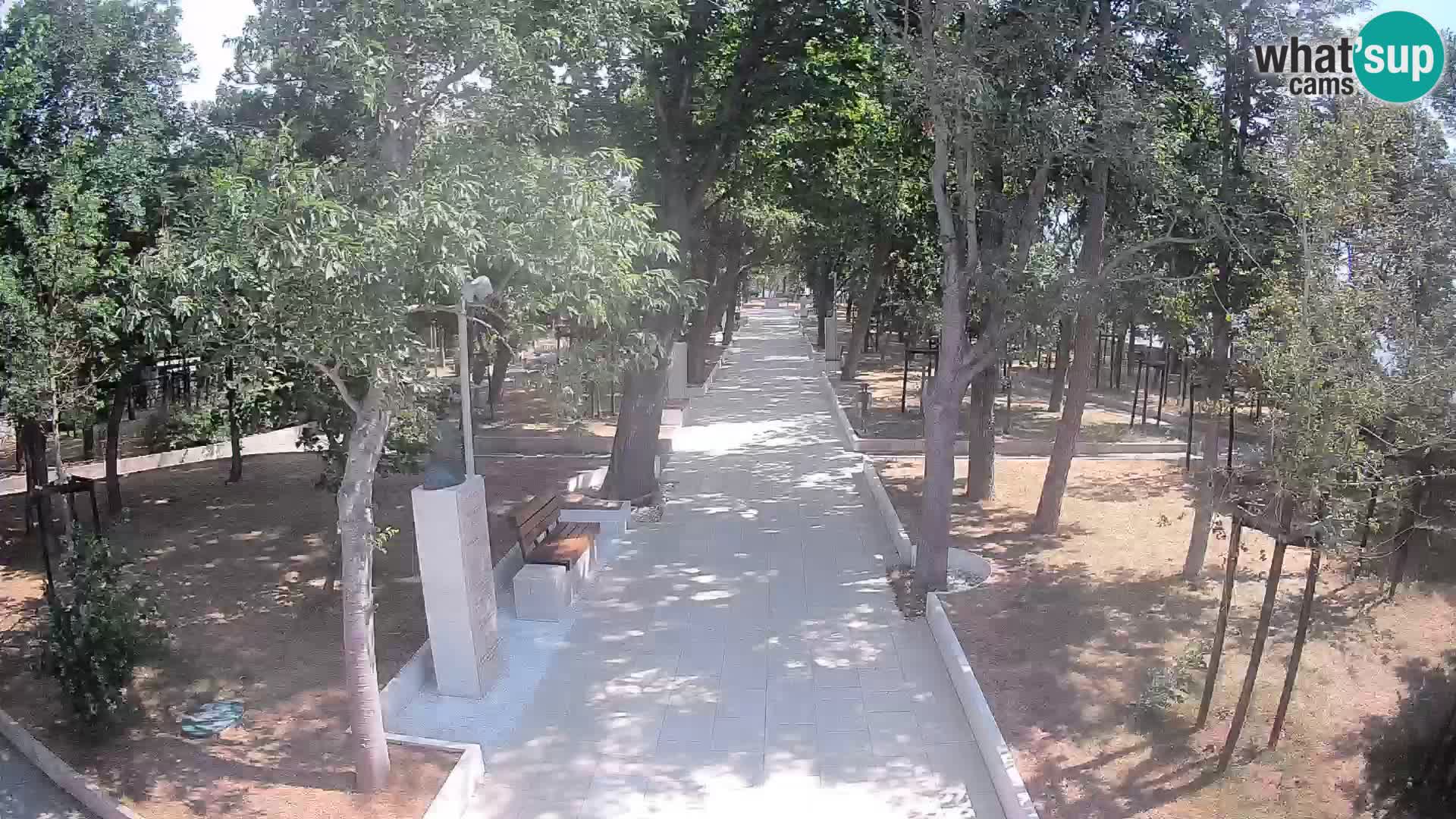 Park pisateljev Senj – Pogled v živo ob morju