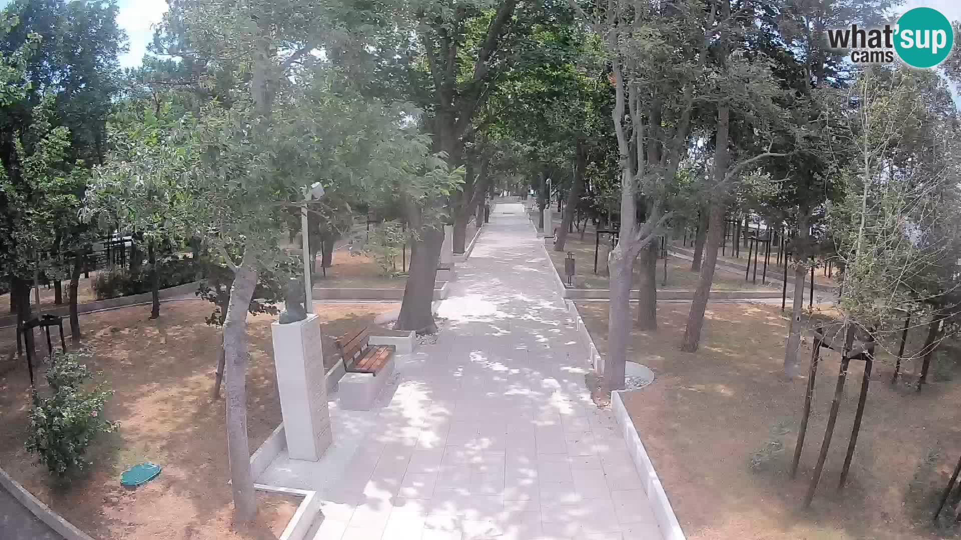 Park pisateljev Senj – Pogled v živo ob morju