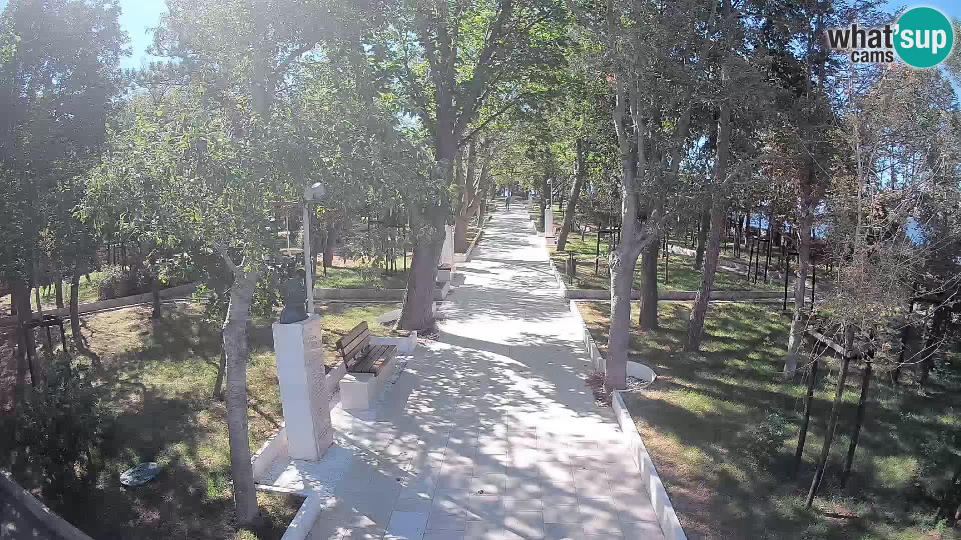 Park pisateljev Senj – Pogled v živo ob morju