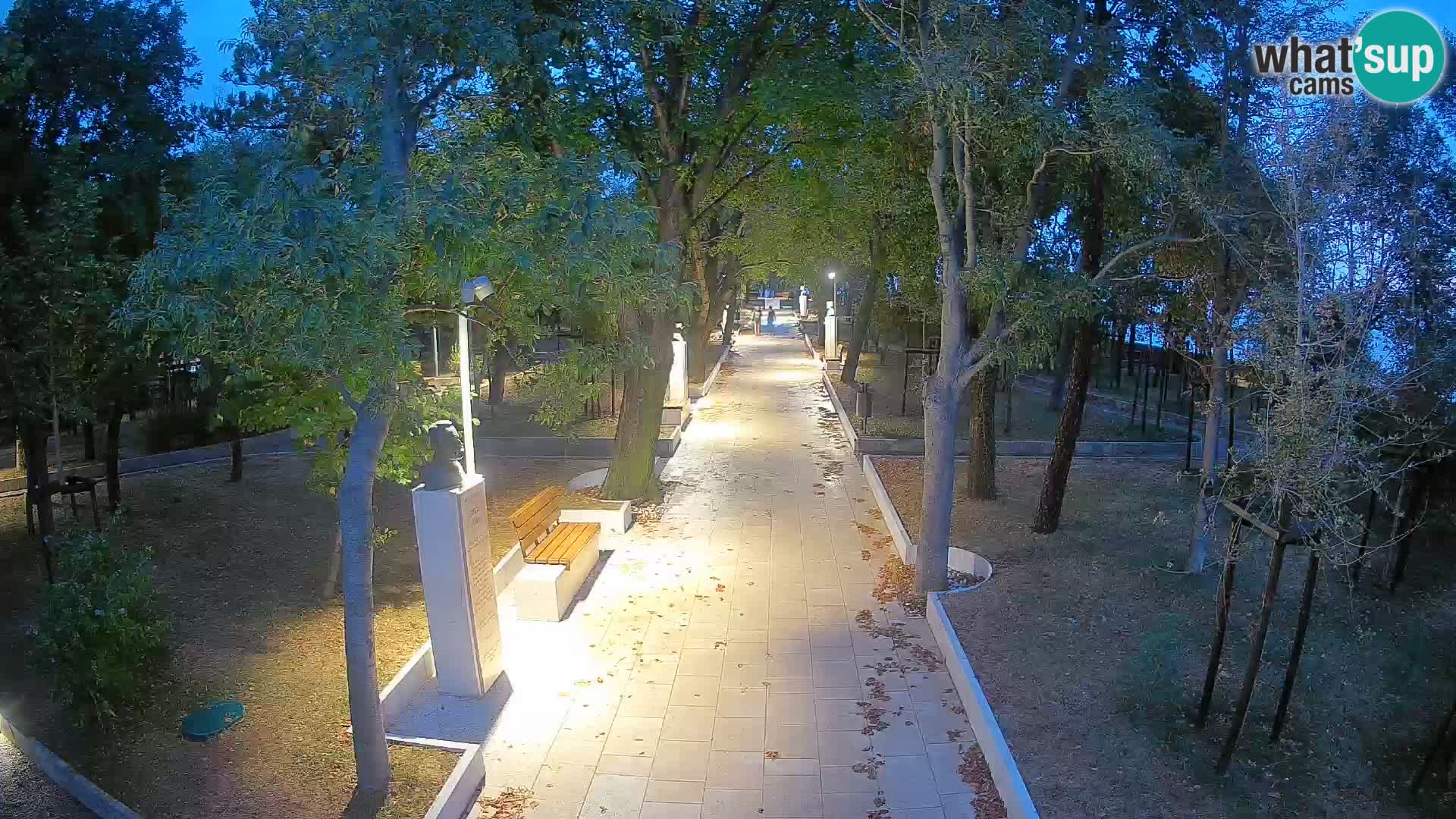 Park pisateljev Senj – Pogled v živo ob morju