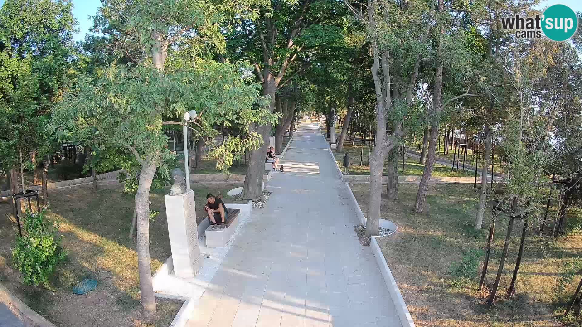 Park pisateljev Senj – Pogled v živo ob morju