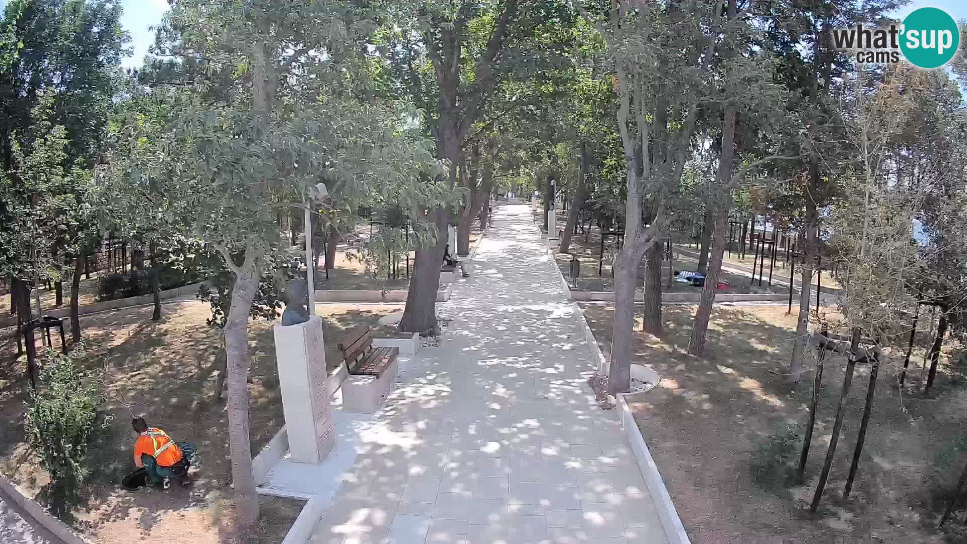 Park pisateljev Senj – Pogled v živo ob morju