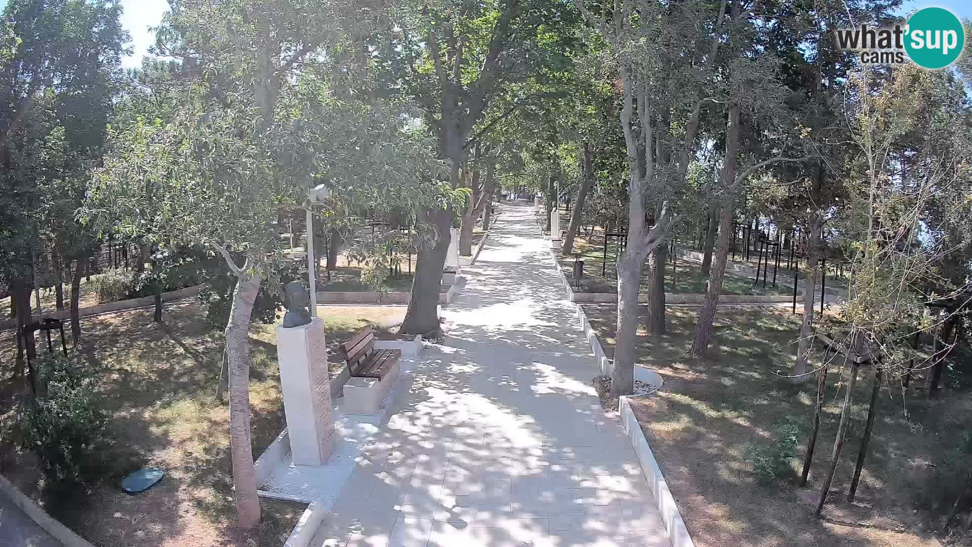 Park pisateljev Senj – Pogled v živo ob morju