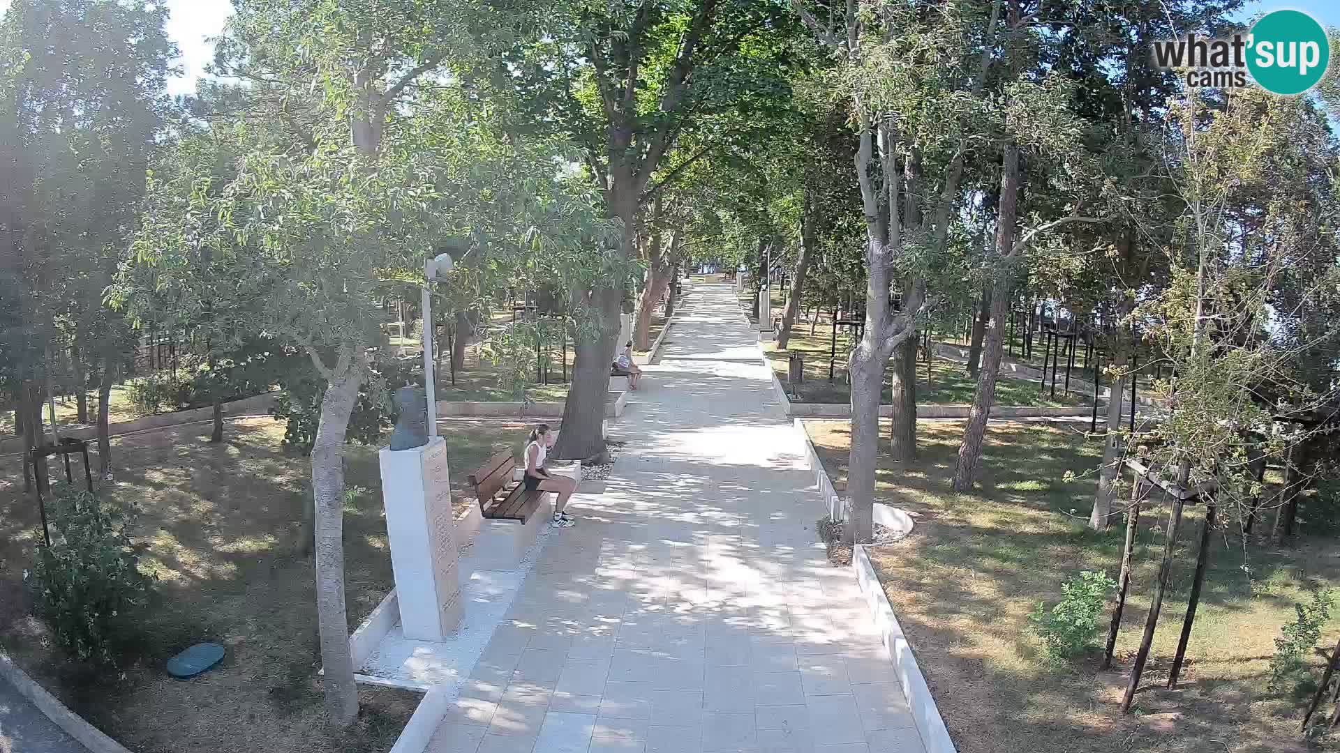 Park pisateljev Senj – Pogled v živo ob morju