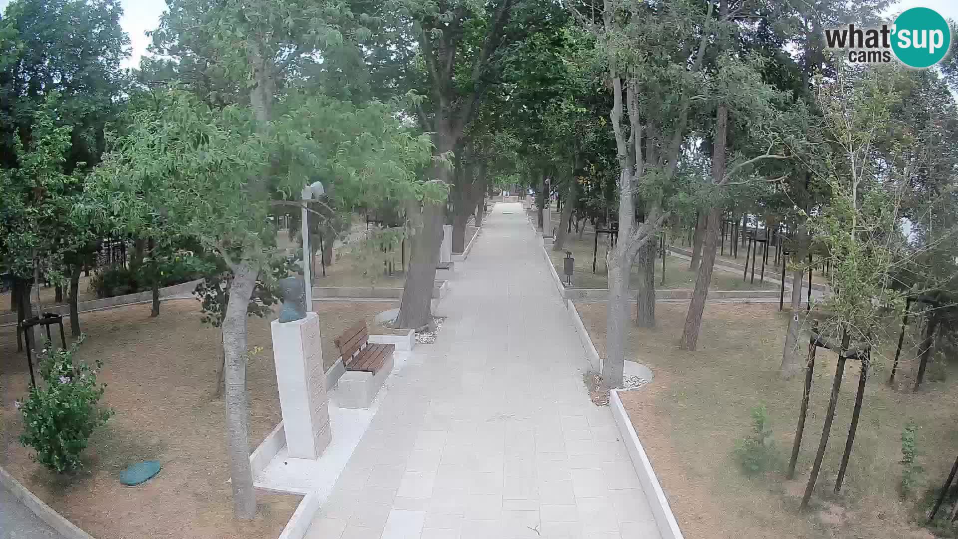 Park pisateljev Senj – Pogled v živo ob morju