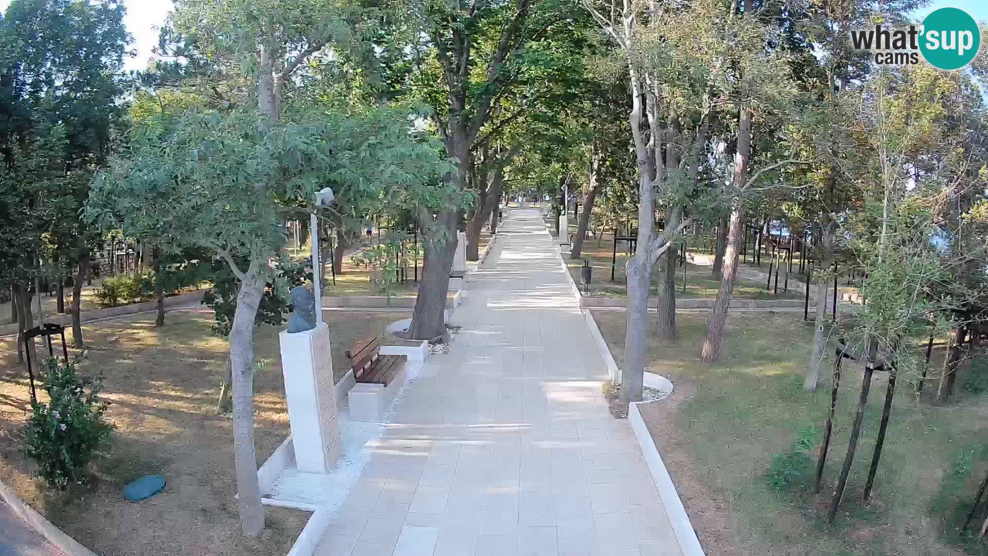 Park pisateljev Senj – Pogled v živo ob morju