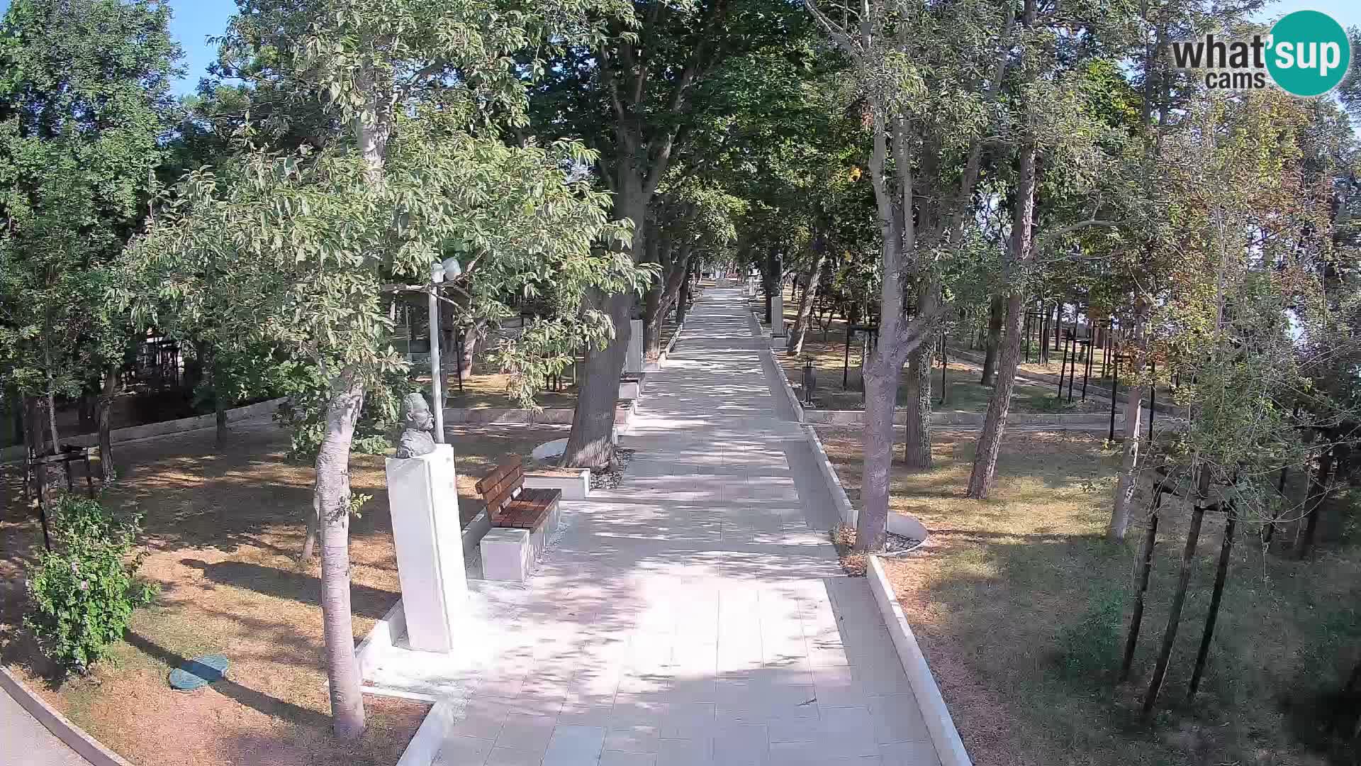 Park pisateljev Senj – Pogled v živo ob morju