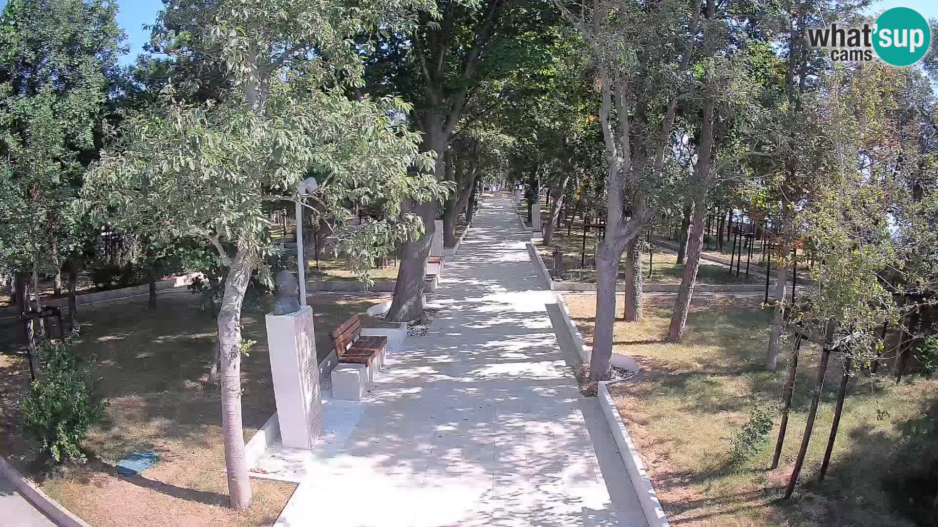 Park pisateljev Senj – Pogled v živo ob morju