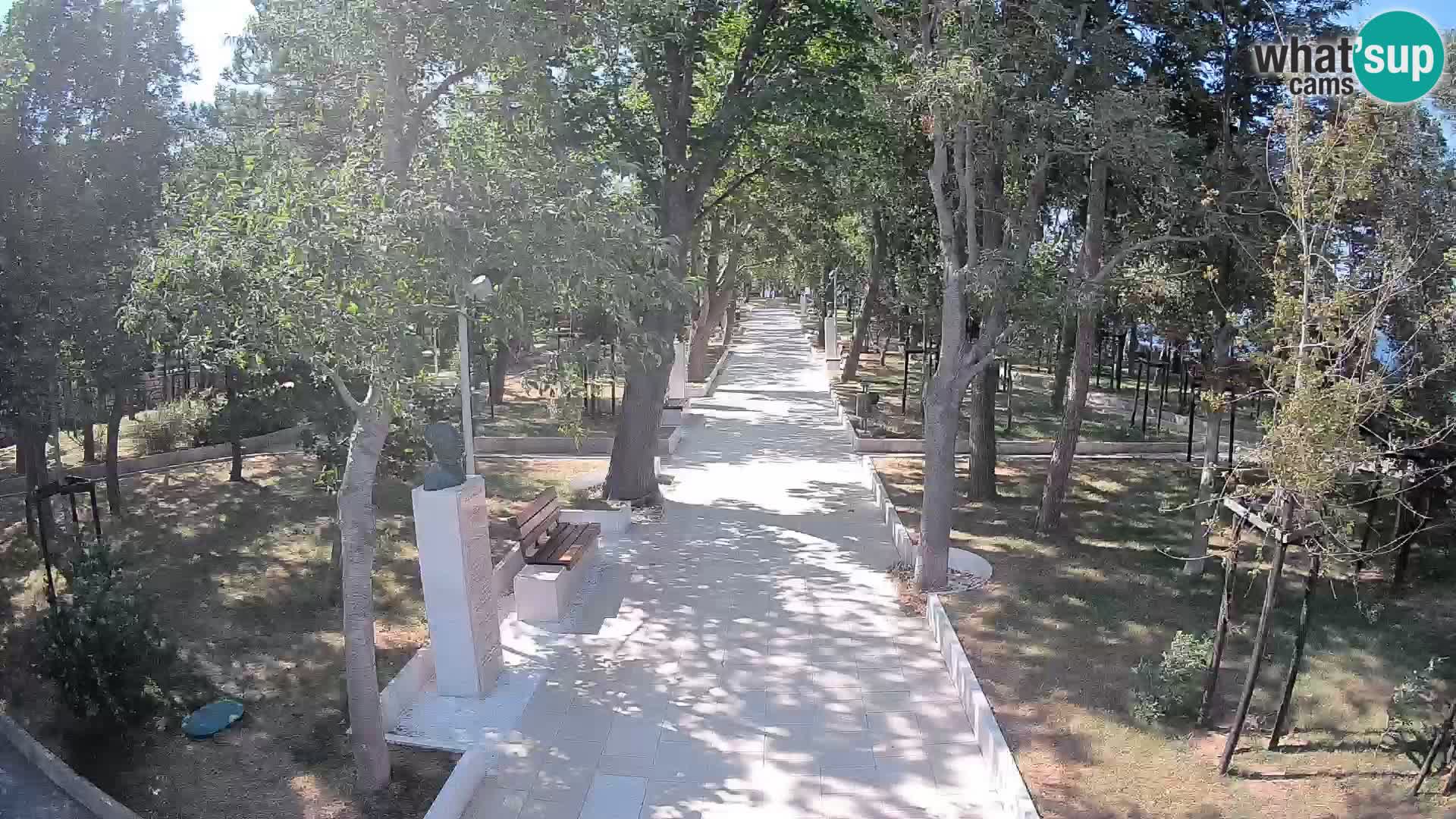 Park pisateljev Senj – Pogled v živo ob morju