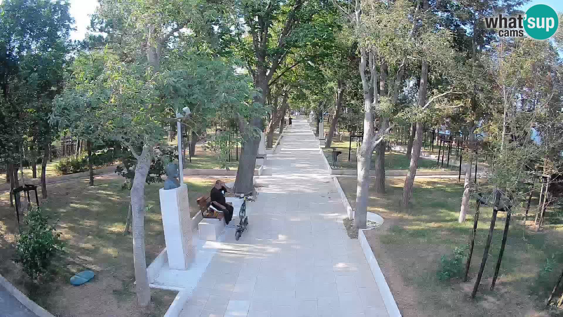 Park pisateljev Senj – Pogled v živo ob morju