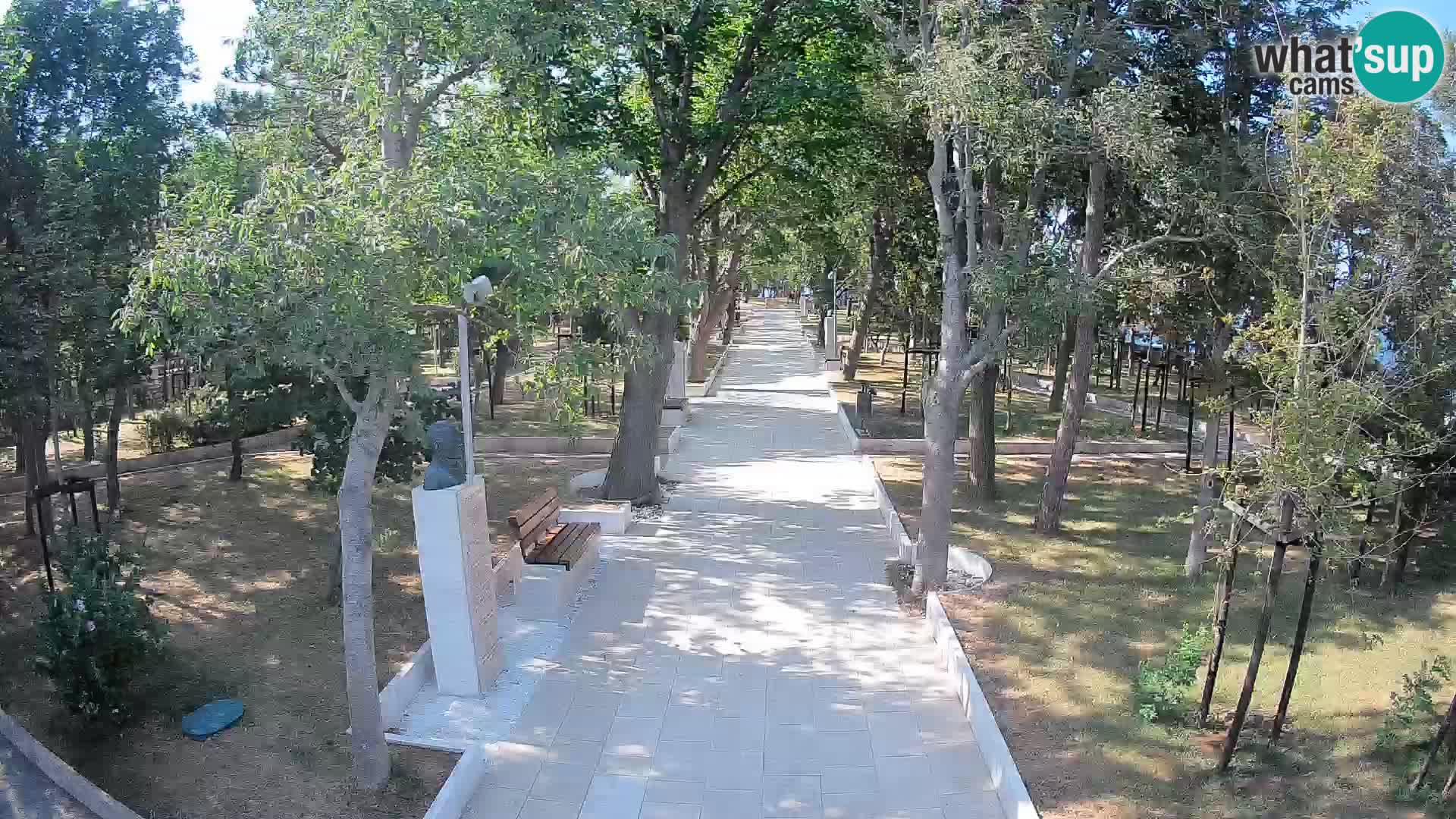 Park pisateljev Senj – Pogled v živo ob morju