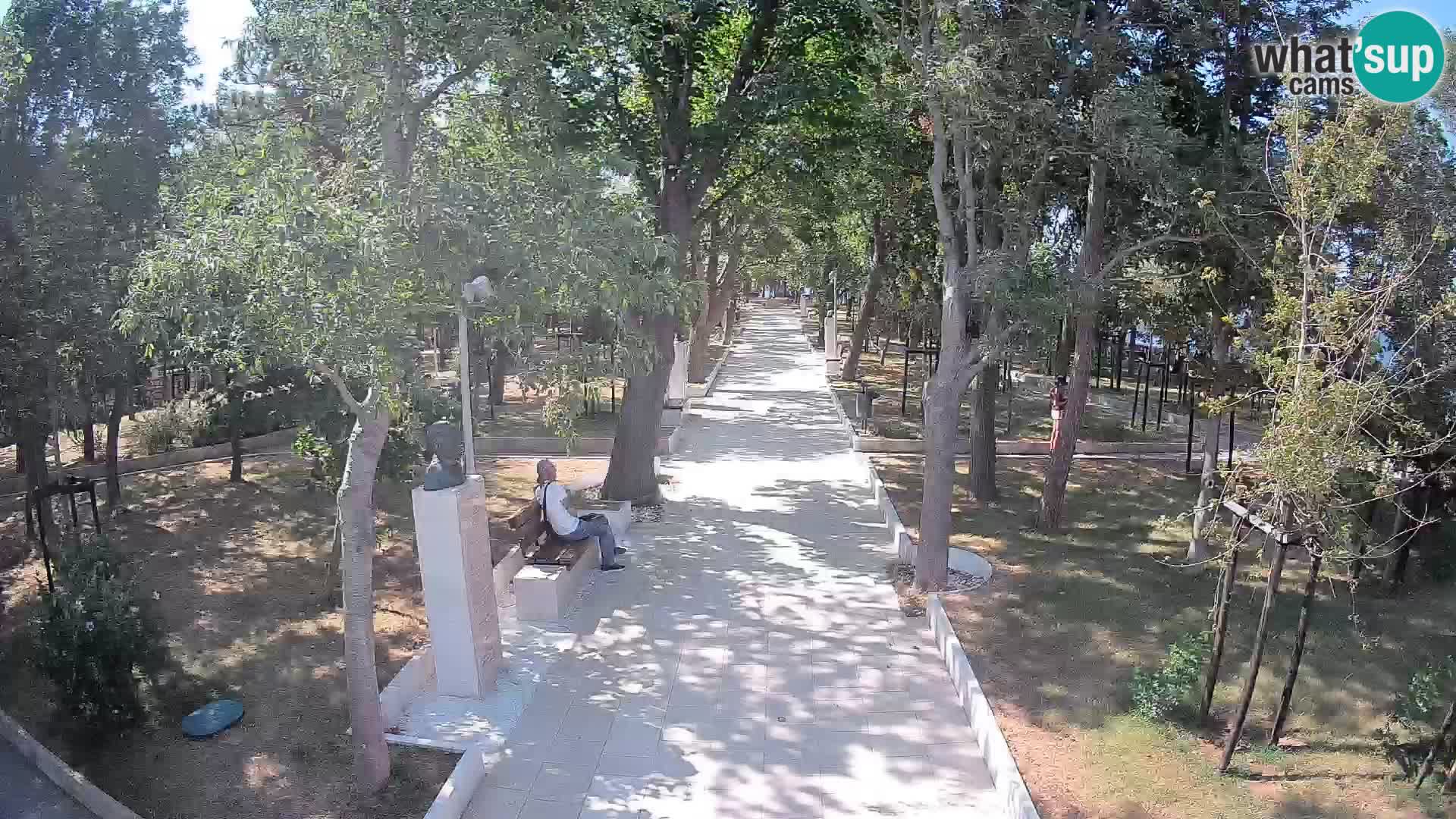 Park pisateljev Senj – Pogled v živo ob morju