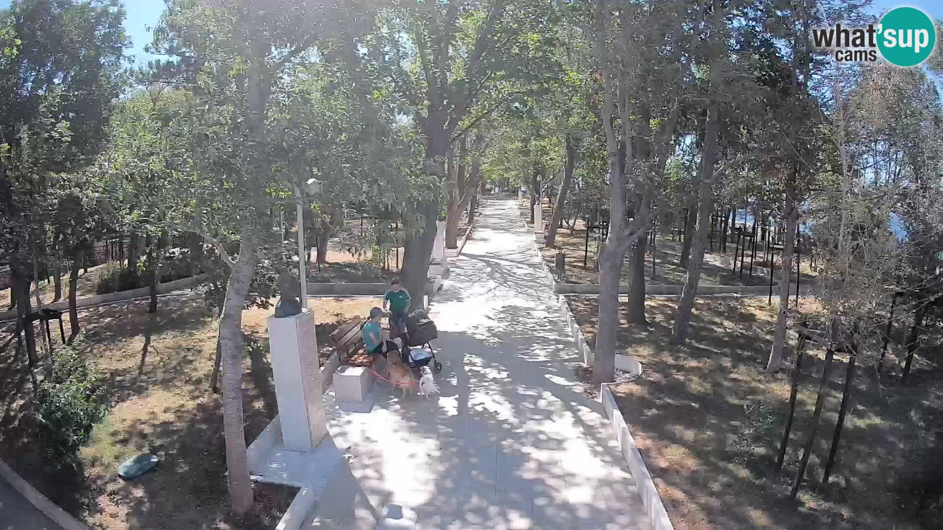 Park pisateljev Senj – Pogled v živo ob morju