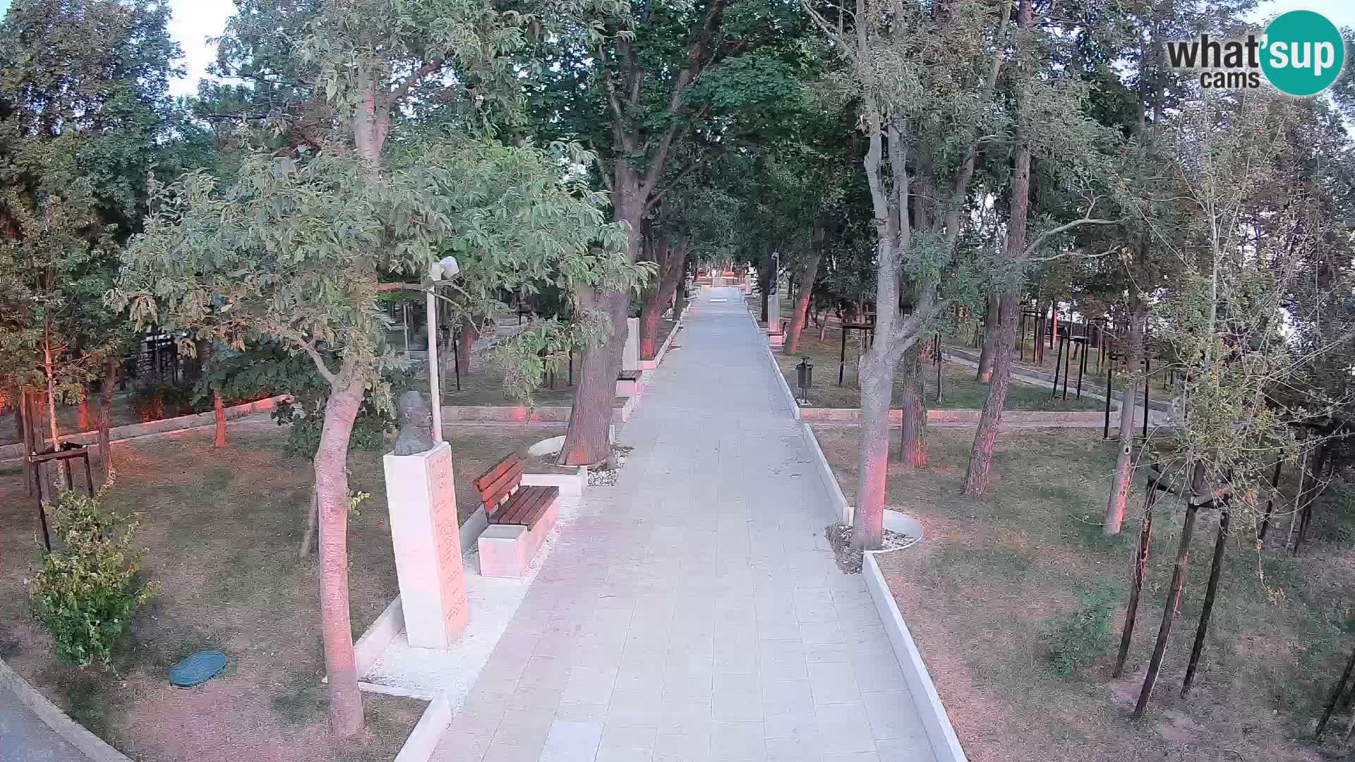 Park pisateljev Senj – Pogled v živo ob morju