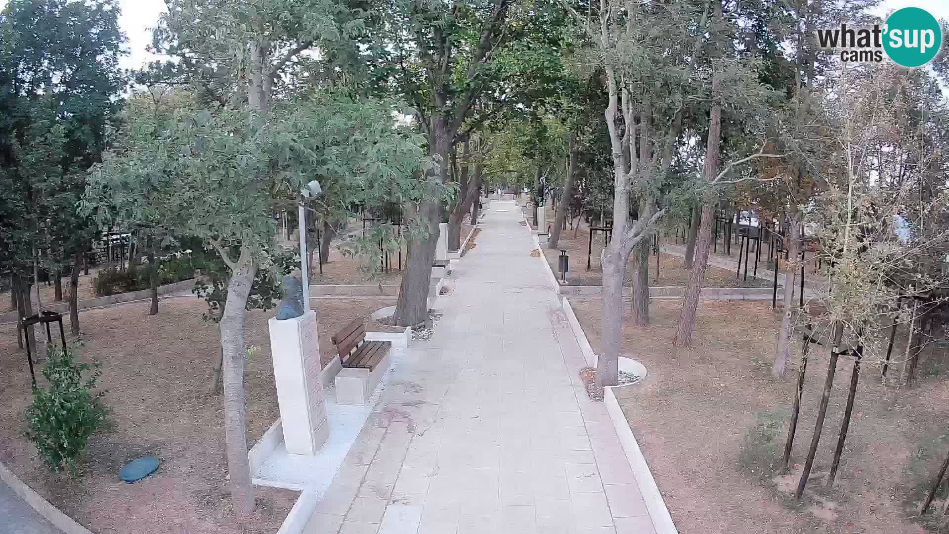 Park pisateljev Senj – Pogled v živo ob morju