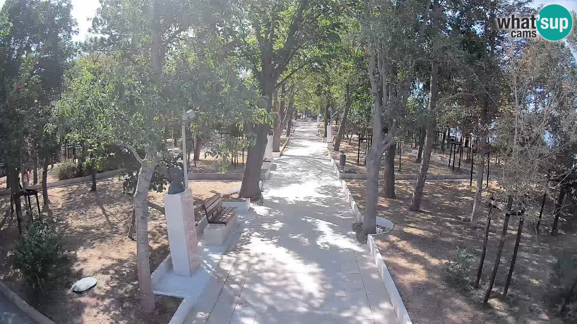 Park pisateljev Senj – Pogled v živo ob morju