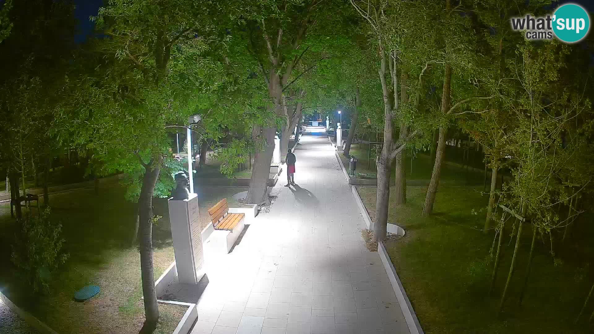 Park pisateljev Senj – Pogled v živo ob morju