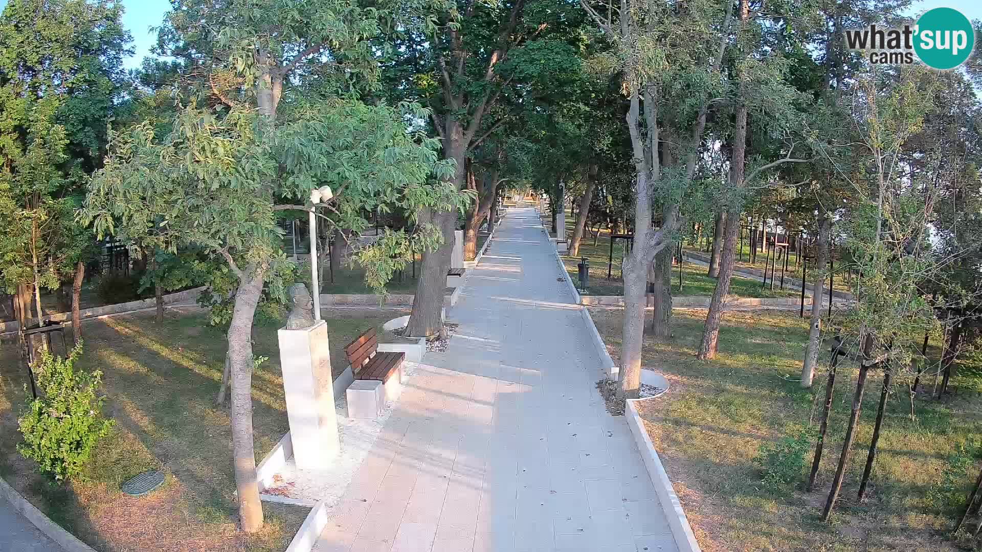 Park pisateljev Senj – Pogled v živo ob morju
