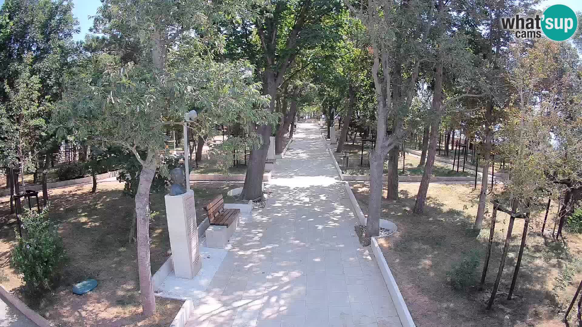 Park pisateljev Senj – Pogled v živo ob morju