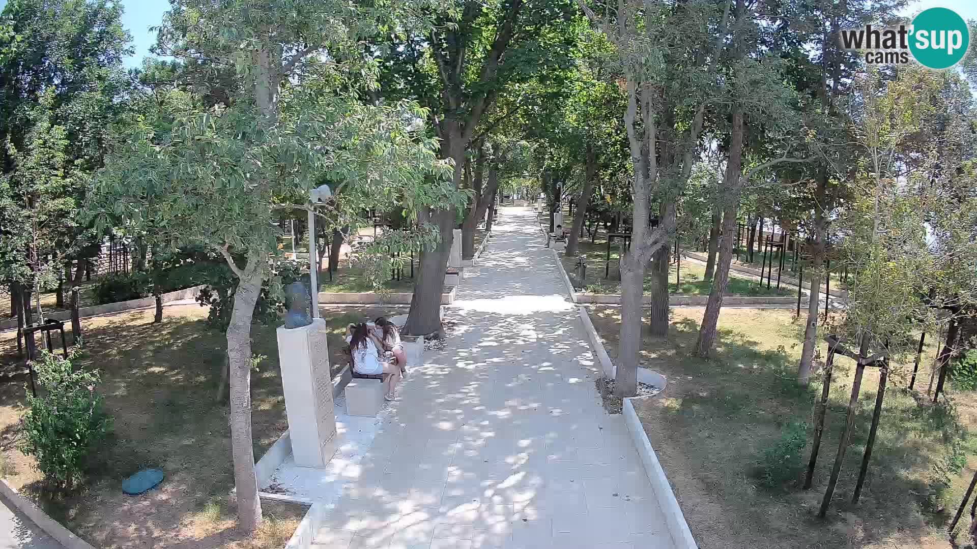 Park pisateljev Senj – Pogled v živo ob morju