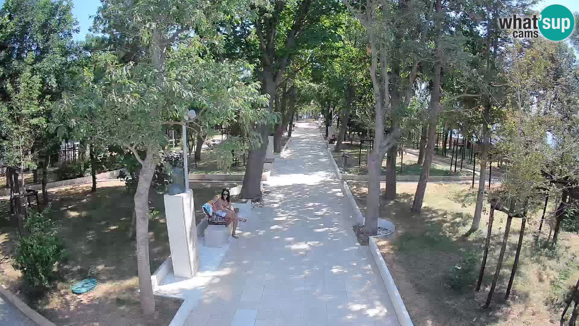 Park pisateljev Senj – Pogled v živo ob morju