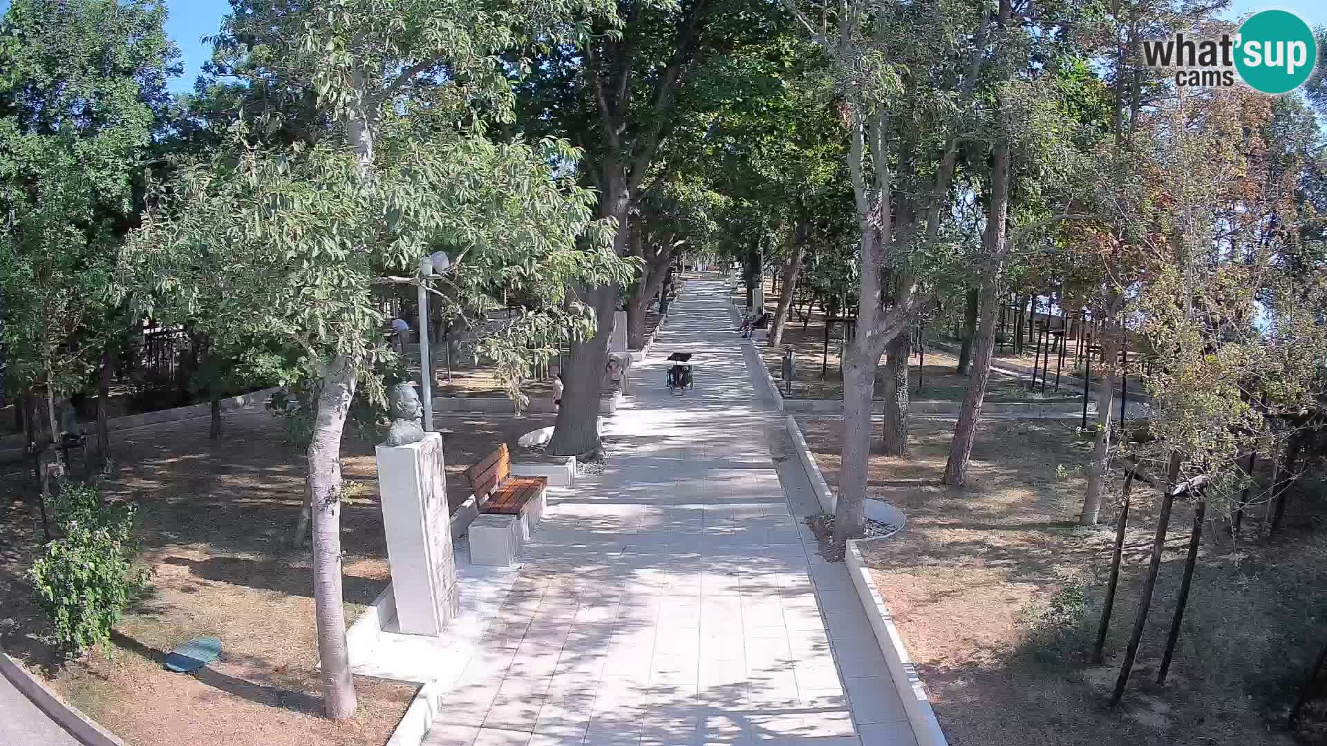 Park pisateljev Senj – Pogled v živo ob morju