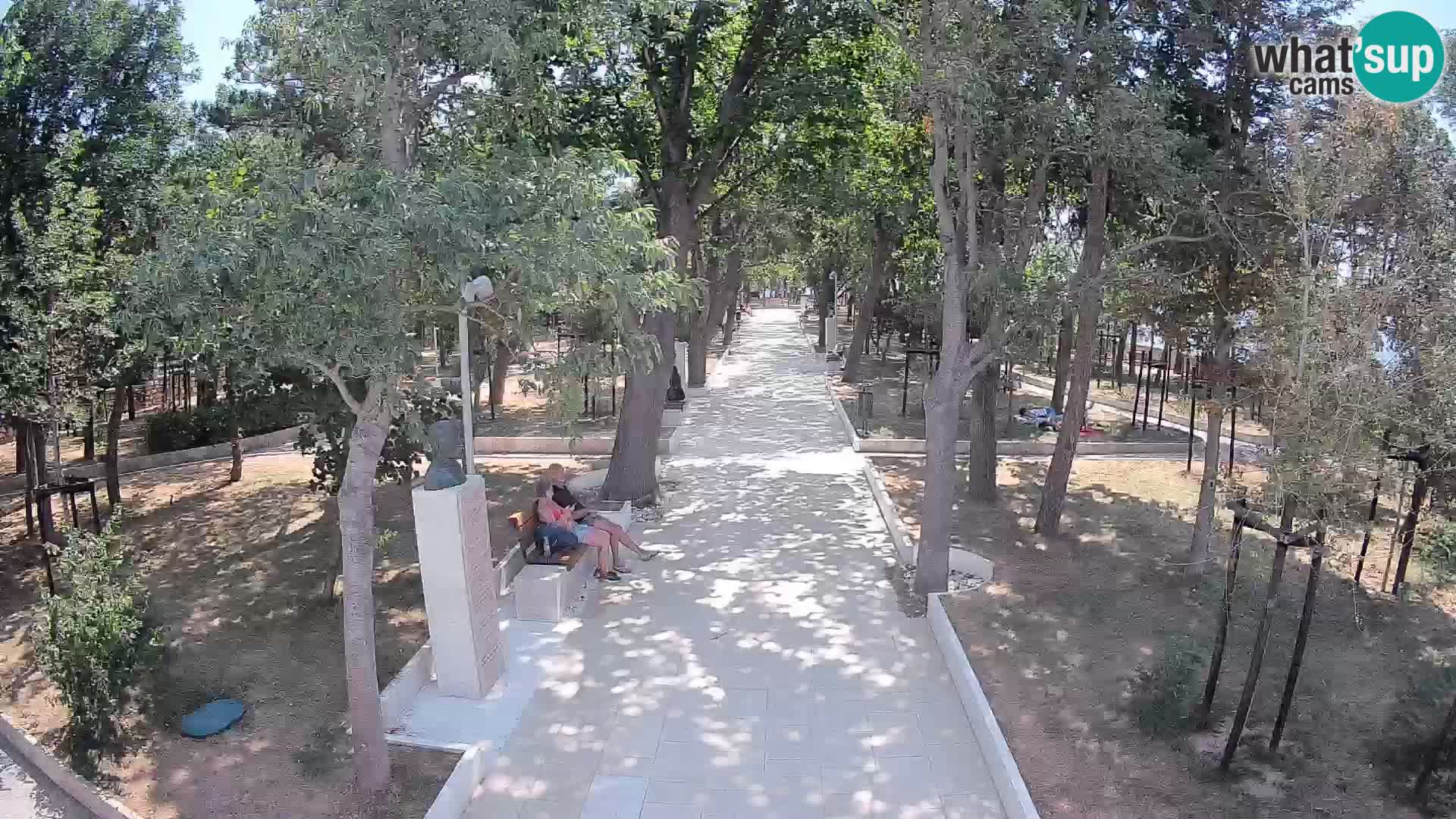 Park pisateljev Senj – Pogled v živo ob morju