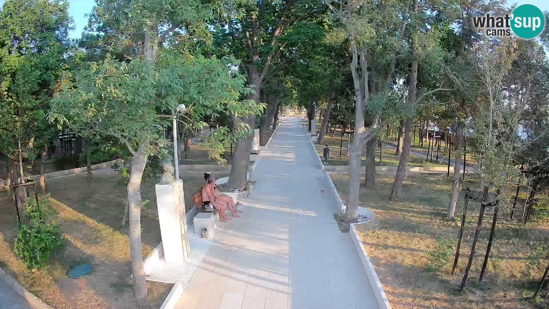 Park pisateljev Senj – Pogled v živo ob morju