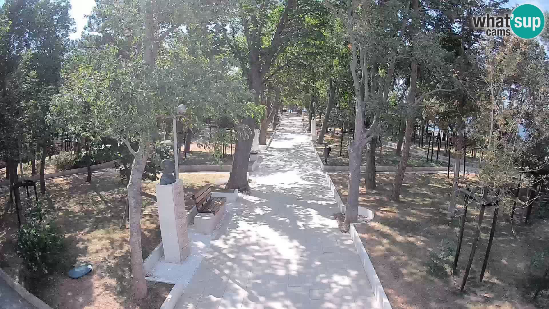 Park pisateljev Senj – Pogled v živo ob morju