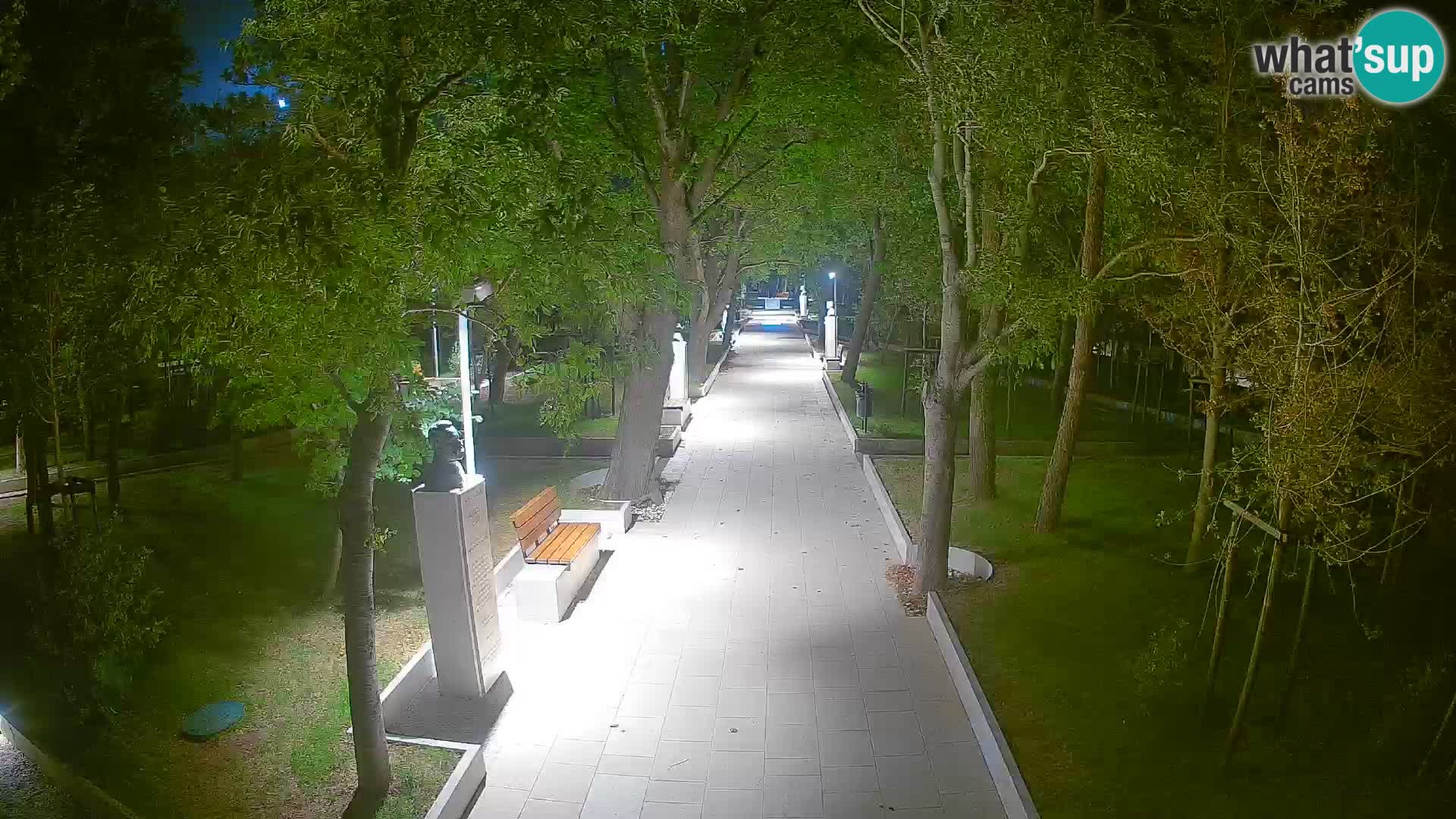 Park pisateljev Senj – Pogled v živo ob morju