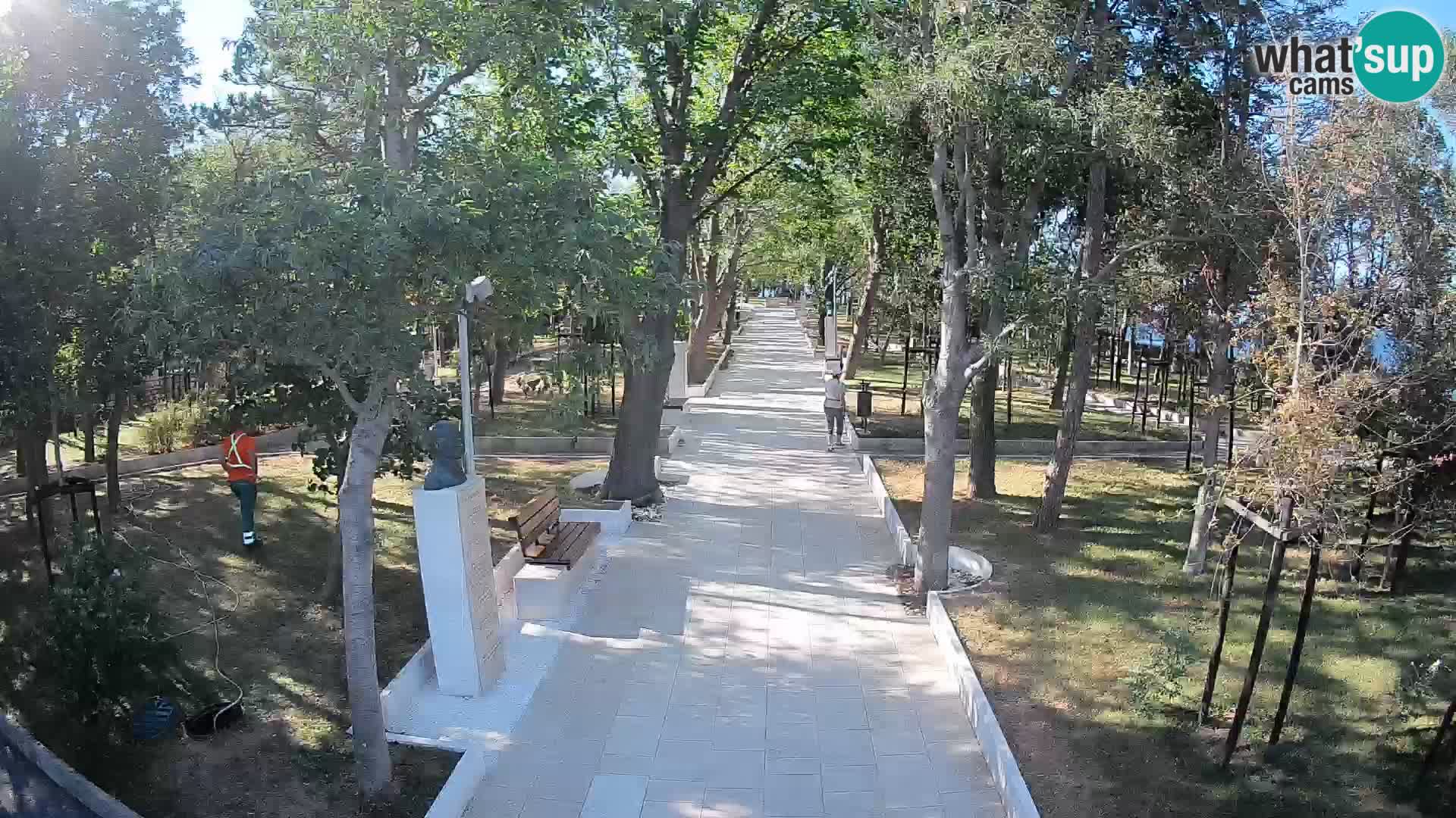 Park pisateljev Senj – Pogled v živo ob morju