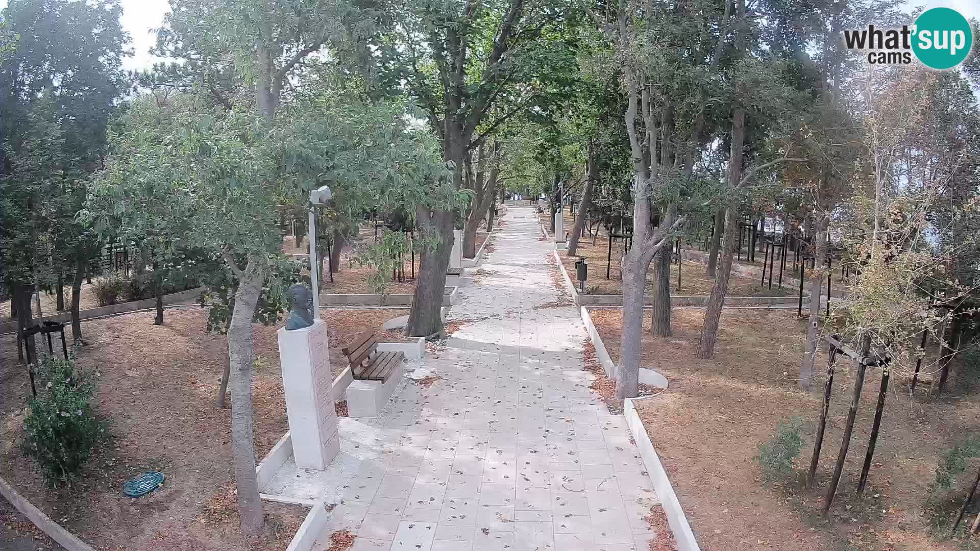 Park pisateljev Senj – Pogled v živo ob morju
