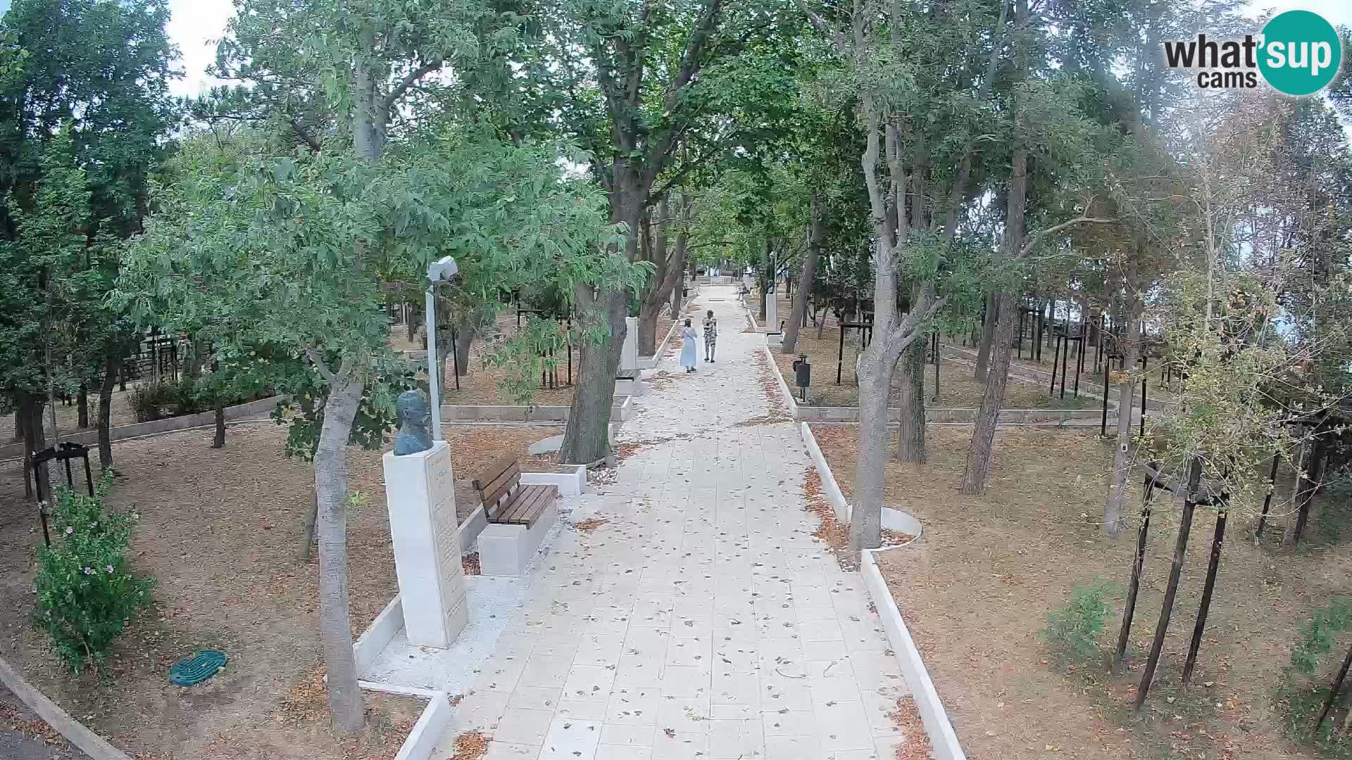 Park pisateljev Senj – Pogled v živo ob morju