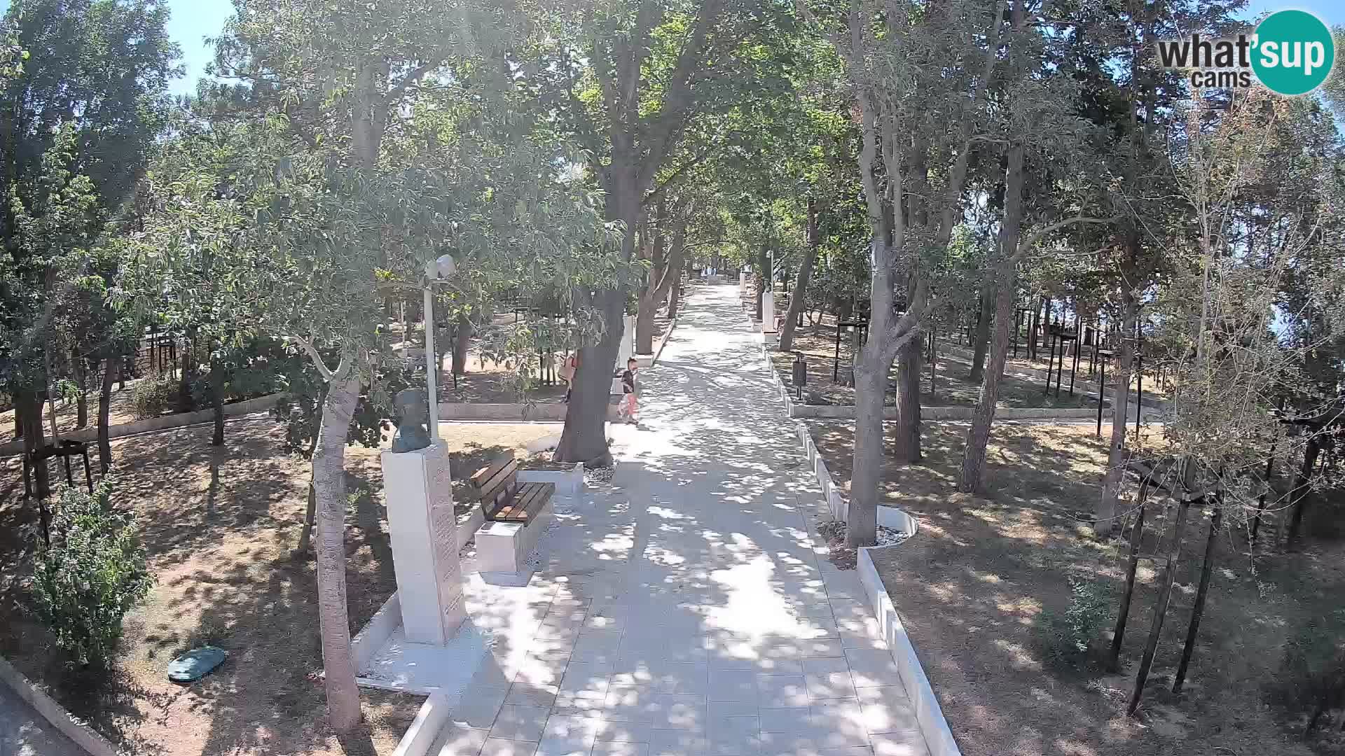 Park pisateljev Senj – Pogled v živo ob morju