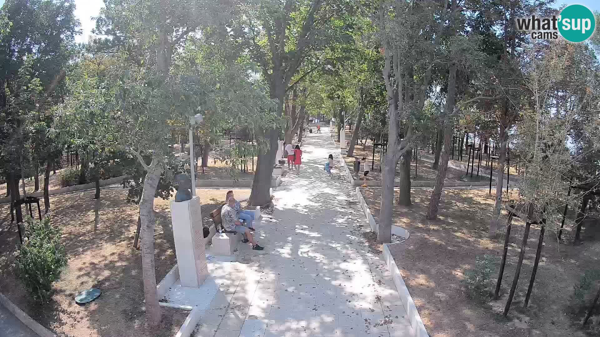 Park pisateljev Senj – Pogled v živo ob morju