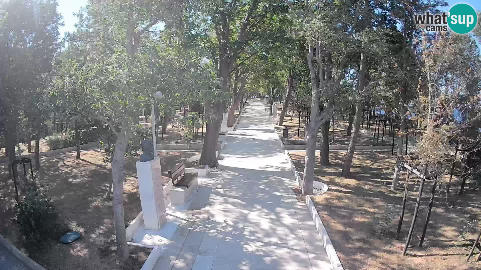 Park pisateljev Senj – Pogled v živo ob morju