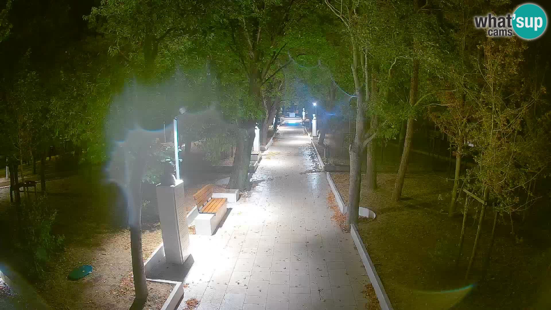 Park pisateljev Senj – Pogled v živo ob morju