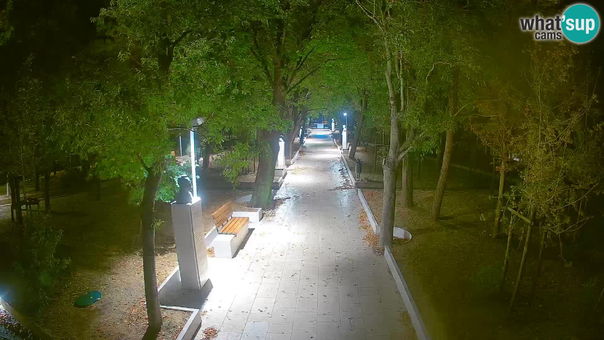Park pisateljev Senj – Pogled v živo ob morju